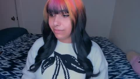 Snapshot of xocurvyrae chatting on February 19, 2025, 3:39 am Rae online show from February 19, 2025, 3:39 am