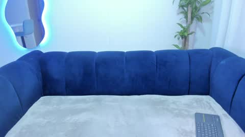 xoxo_angel online show from February 6, 2025, 10:21 pm