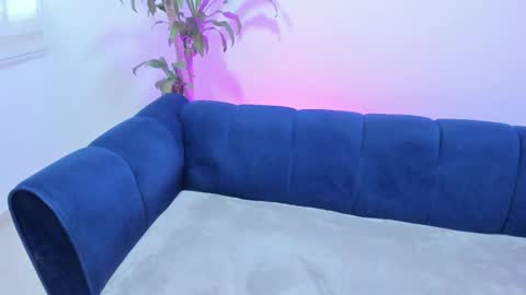 xoxo_angel online show from December 2, 2025, 2:01 pm