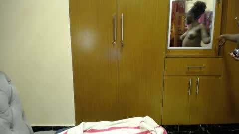 Xoxo online show from November 30, 2025, 7:29 pm