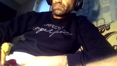 xploid1982 online show from December 10, 2024, 6:22 am