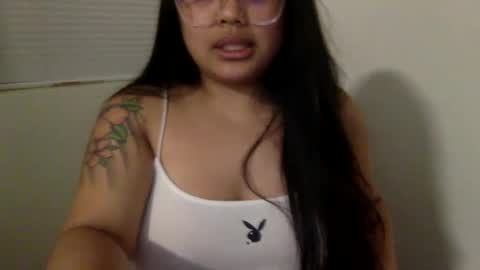 Snapshot of xravemommydezzx chatting on March 4, 2025, 6:37 am Desiree online show from March 4, 2025, 6:37 am