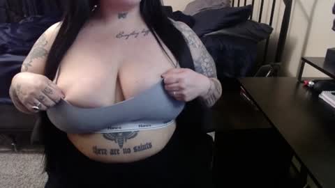 xorileyschembri online show from December 24, 2024, 1:06 am