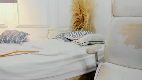 Xrystal and Danne online show from January 29, 2025, 11:35 pm