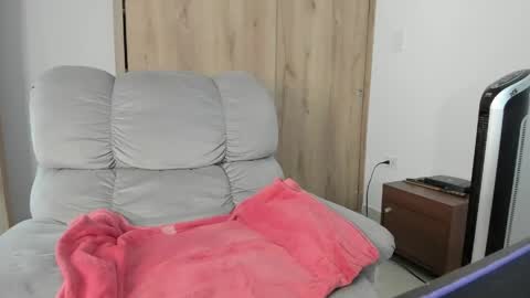 Hellen Sofia instagram hellen5546 online show from May 8, 2026, 7:52 pm