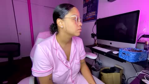 xStarGazingx online show from October 5, 2025, 8:12 am