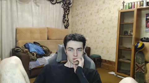 traqqq online show from December 4, 2024, 9:02 pm