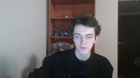 traqqq online show from November 23, 2025, 8:19 pm