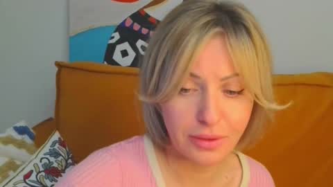 xvaleriax0 online show from February 11, 2026, 4:12 pm