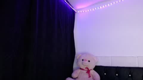 Snapshot of xx_johnson_xx chatting on July 5, 2026, 9:05 am VALE online show from July 5, 2026, 9:05 am