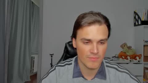 Snapshot of xx_raul_xx_ chatting on September 23, 2025, 11:41 pm raul online show from September 23, 2025, 11:41 pm