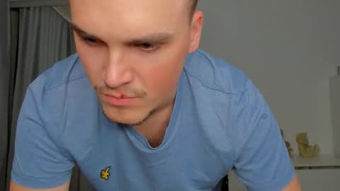 Snapshot of xx_raul_xx_ chatting on November 24, 2025, 8:41 pm raul online show from November 24, 2025, 8:41 pm