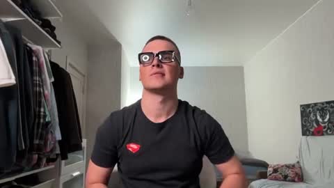 Snapshot of xx_raul_xx_ chatting on August 7, 2026, 9:50 pm raul online show from August 7, 2026, 9:50 pm