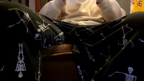 Snapshot of xxbuddhaboiiixx chatting on December 2, 2024, 1:03 am xSlayzx online show from December 2, 2024, 1:03 am