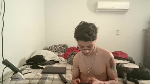 Snapshot of xxjasoneecxx chatting on February 16, 2025, 6:10 am XxJasoneecxX online show from February 16, 2025, 6:10 am