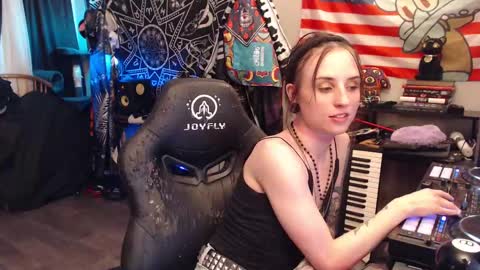 Lilith online show from September 19, 2025, 2:24 am