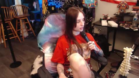 Lilith online show from October 20, 2025, 2:56 am