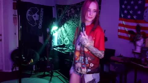 Snapshot of xxlilithmoonxx chatting on June 5, 2026, 6:52 am Lilith online show from June 5, 2026, 6:52 am