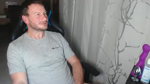 Snapshot of xxmettexx chatting on December 15, 2024, 9:31 pm xxmettexx online show from December 15, 2024, 9:31 pm