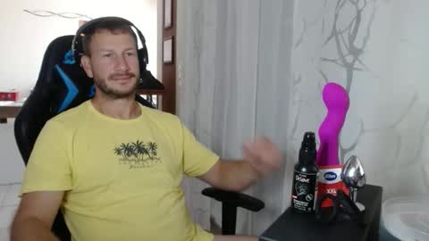 Snapshot of xxmettexx chatting on October 3, 2025, 9:39 am xxmettexx online show from October 3, 2025, 9:39 am