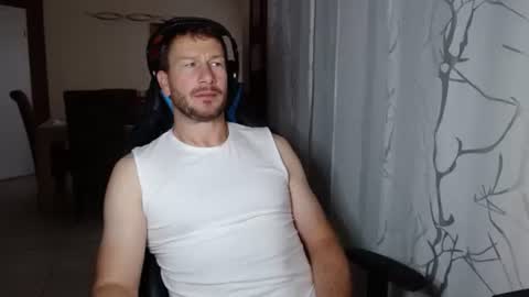 Snapshot of xxmettexx chatting on October 27, 2025, 12:31 pm xxmettexx online show from October 27, 2025, 12:31 pm