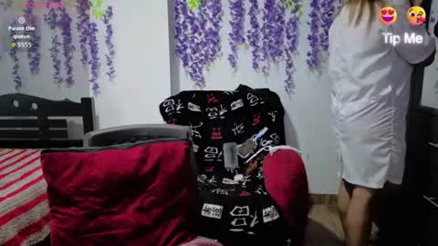 xxmilexx online show from July 8, 2026, 10:53 am