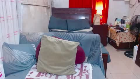 Snapshot of xxmiranda_greyxx chatting on December 25, 2024, 12:05 am sexyyanna4u online show from December 25, 2024, 12:05 am