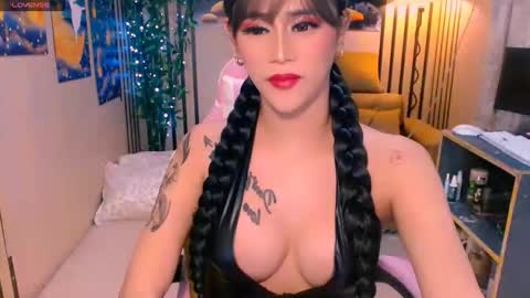 xxmissjuliaxx online show from November 17, 2025, 5:35 am