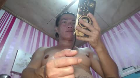 xxrowenatastycockforyouxx online show from June 1, 2026, 2:46 am