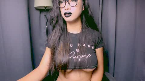 Snapshot of xxsexyandhotxx chatting on December 4, 2024, 10:41 pm Lara online show from December 4, 2024, 10:41 pm