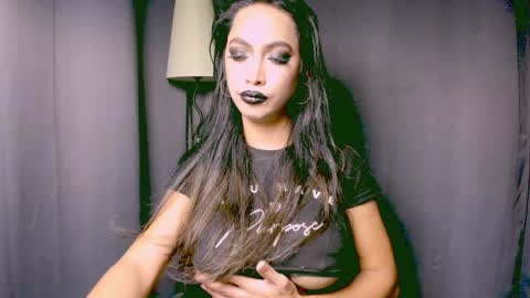 Snapshot of xxsexyandhotxx chatting on January 4, 2025, 2:14 am Lara online show from January 4, 2025, 2:14 am