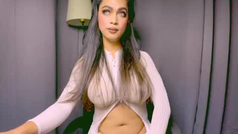 Snapshot of xxsexyandhotxx chatting on January 16, 2025, 8:14 pm Lara online show from January 16, 2025, 8:14 pm