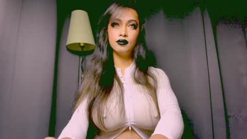 Snapshot of xxsexyandhotxx chatting on January 23, 2025, 5:10 pm Lara online show from January 23, 2025, 5:10 pm