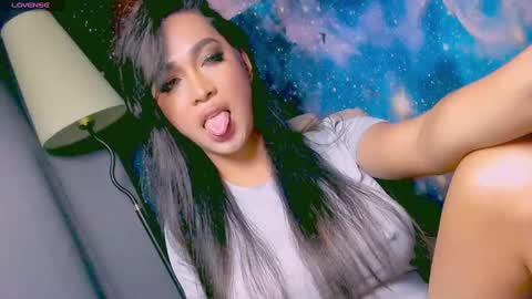 Snapshot of xxsexyandhotxx chatting on February 19, 2025, 3:27 pm Lara online show from February 19, 2025, 3:27 pm