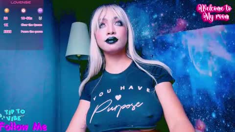 Snapshot of xxsexyandhotxx chatting on March 10, 2025, 11:38 pm Lara online show from March 10, 2025, 11:38 pm