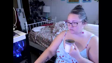 Strawberry Jane online show from March 7, 2025, 6:33 pm