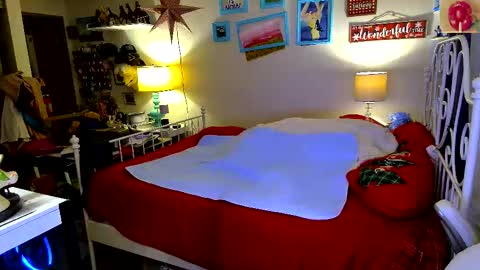 Strawberry Jane online show from December 22, 2025, 3:36 am