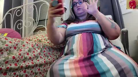 Snapshot of xxstrawberryjanexx chatting on May 1, 2026, 5:12 am Strawberry Jane online show from May 1, 2026, 5:12 am