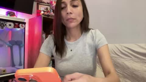 kisses online show from December 15, 2025, 11:09 pm