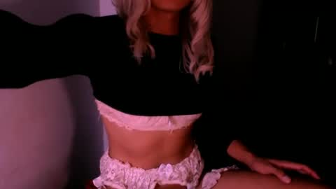 Snapshot of xxxanonymousloverxxx chatting on September 28, 2025, 4:40 am Chiara online show from September 28, 2025, 4:40 am