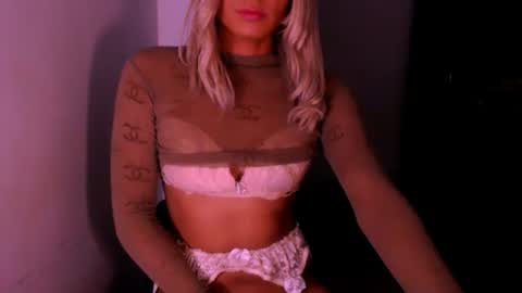 Snapshot of xxxanonymousloverxxx chatting on October 2, 2025, 4:30 am Chiara online show from October 2, 2025, 4:30 am