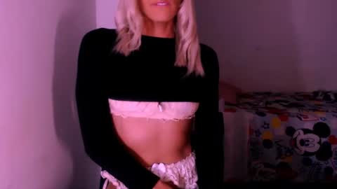 Snapshot of xxxanonymousloverxxx chatting on October 25, 2025, 4:42 am Chiara online show from October 25, 2025, 4:42 am