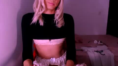 Snapshot of xxxanonymousloverxxx chatting on November 17, 2025, 1:44 am Chiara online show from November 17, 2025, 1:44 am