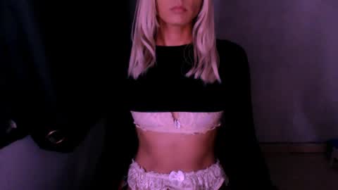 Snapshot of xxxanonymousloverxxx chatting on May 15, 2026, 9:49 am Chiara online show from May 15, 2026, 9:49 am