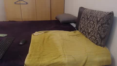 Ayanda online show from October 6, 2025, 3:53 pm