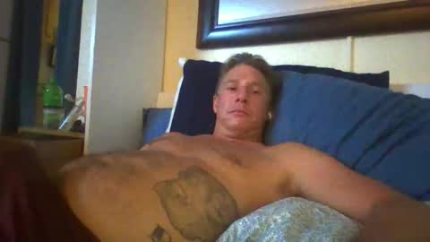 Snapshot of xxxelentdick chatting on April 6, 2026, 12:17 pm deeeeznutz online show from April 6, 2026, 12:17 pm