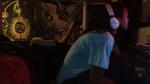 xxxjrstrokesxxx online show from December 18, 2025, 2:39 am