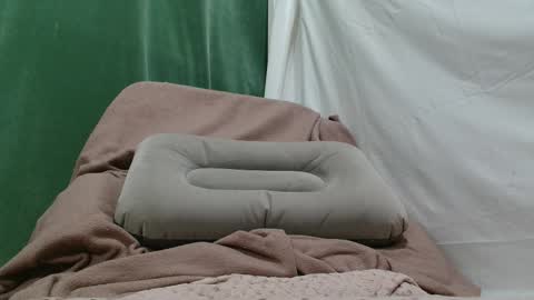 Lola online show from February 28, 2026, 8:21 pm