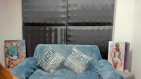 Sara online show from February 20, 2025, 1:36 am