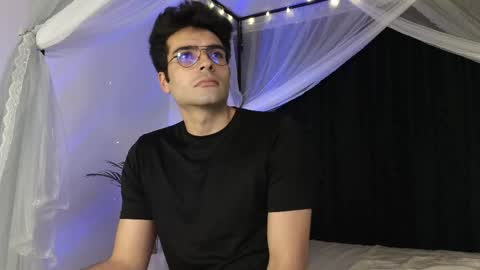 July and Fer online show from December 3, 2025, 10:46 am